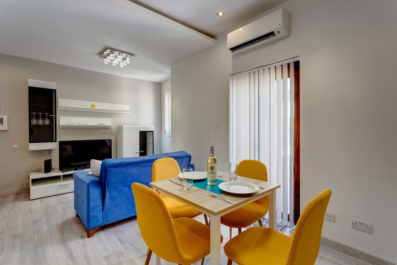Modern Apartment Just Off The Promenade Сліма Екстер'єр фото