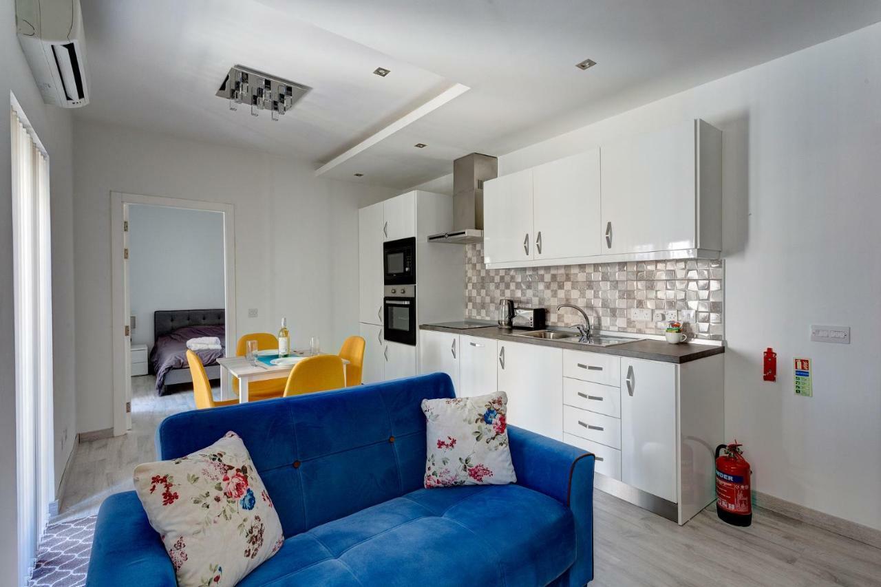 Modern Apartment Just Off The Promenade Сліма Екстер'єр фото