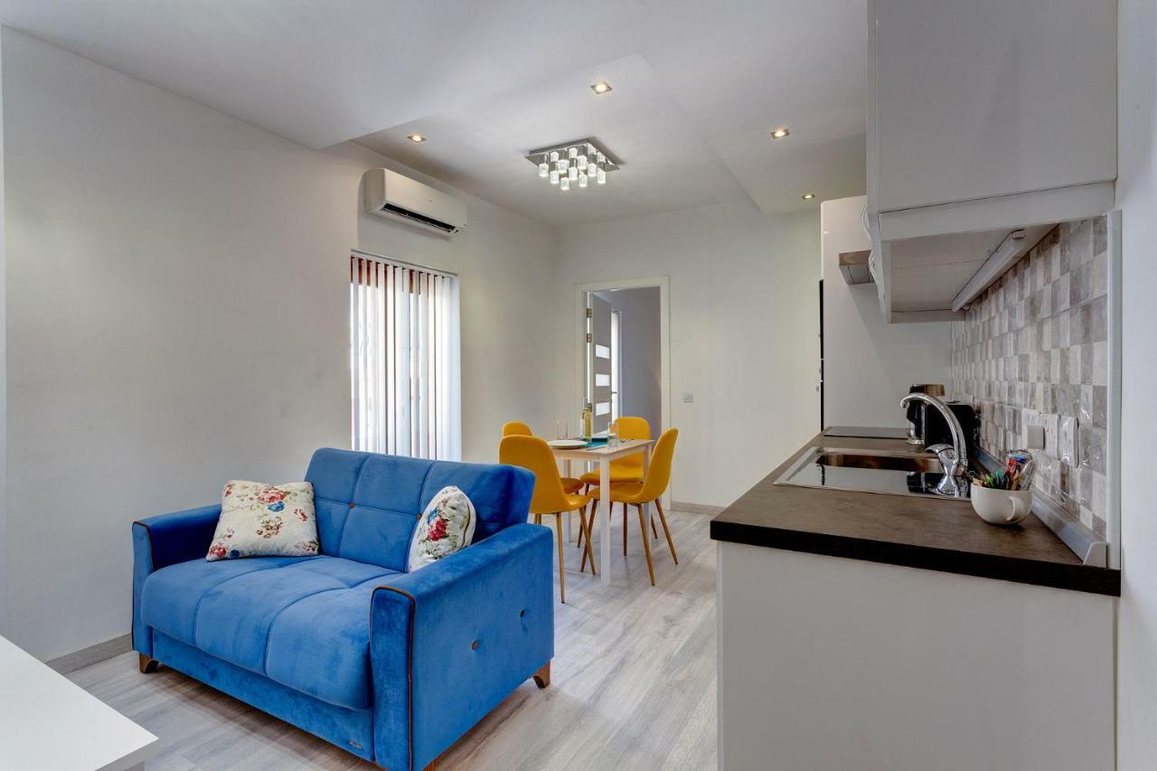 Modern Apartment Just Off The Promenade Сліма Екстер'єр фото
